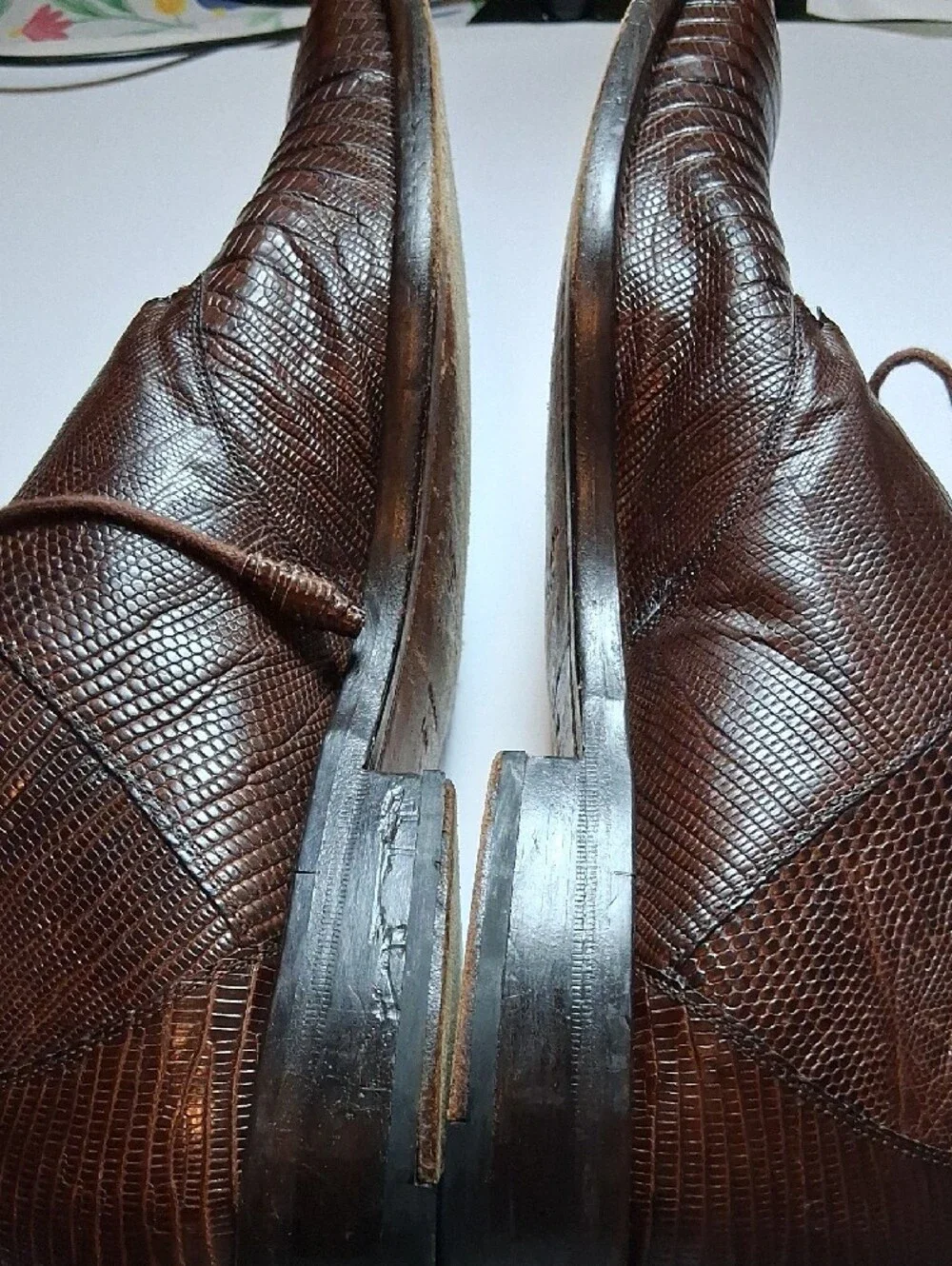 Mezlan Brown Lizard-Embossed Leather Derby Shoes